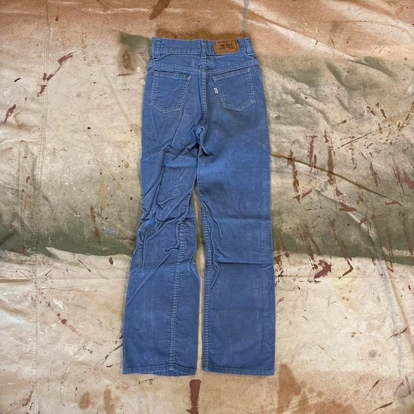 Vintage 1980s Blue Corduroy Levi's pants Measure 22x27 Made in the USA - Picture 4 of 6